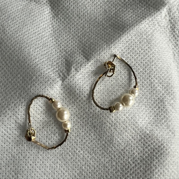 Gold pearl earrings - Picture 1 of 1